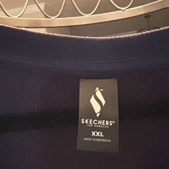 Skechers NWT XXL Black V-Neck Performance Tee Top - Picture 3 of 6